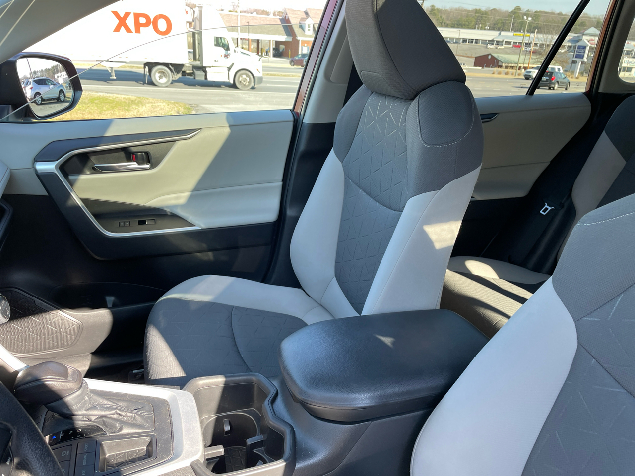 Toyota RAV4 XLE 2022