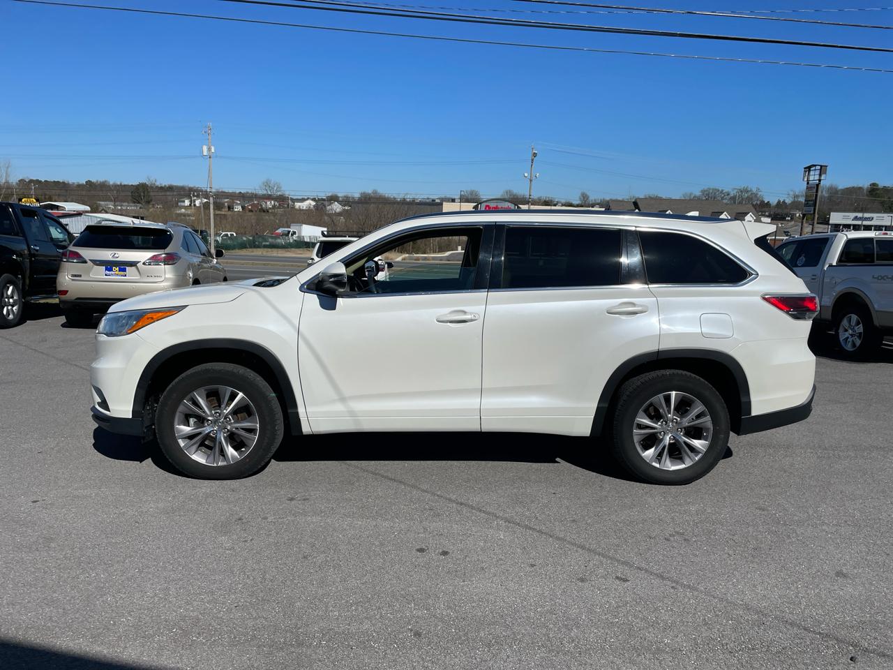 Toyota Highlander XLE FWD V6 2015