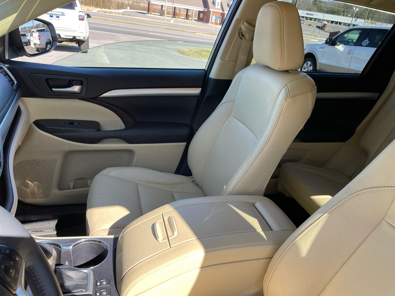 Toyota Highlander XLE FWD V6 2015