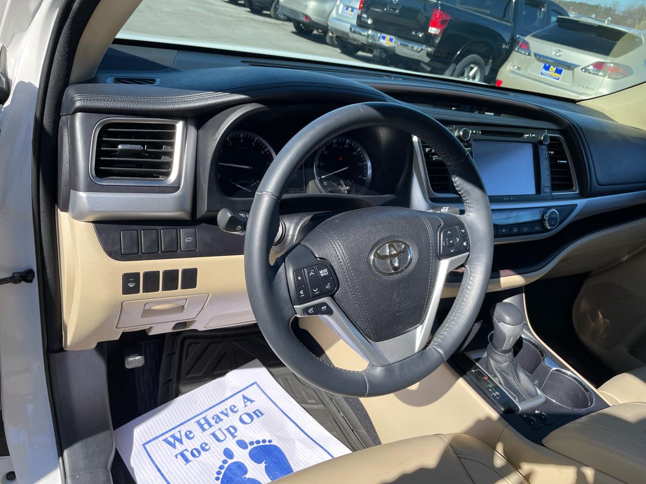 Toyota Highlander XLE FWD V6 2015