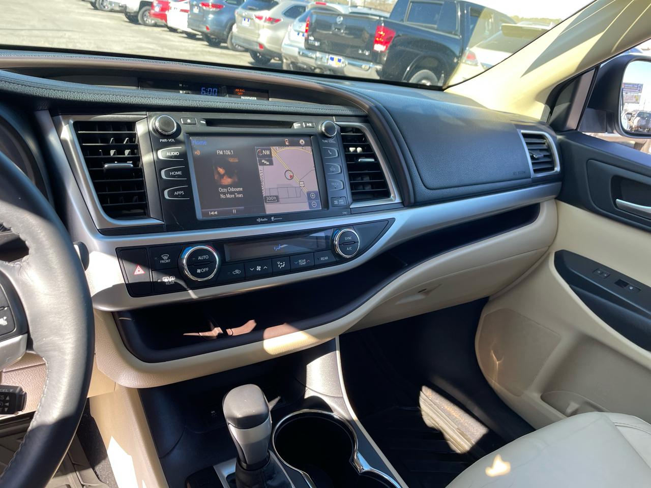 Toyota Highlander XLE FWD V6 2015