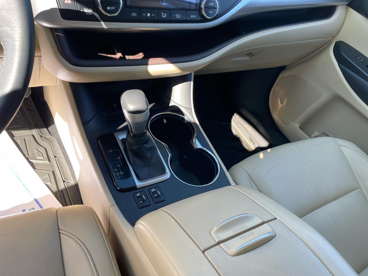 Toyota Highlander XLE FWD V6 2015