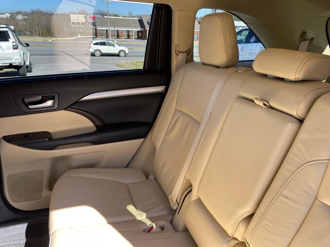 Toyota Highlander XLE FWD V6 2015