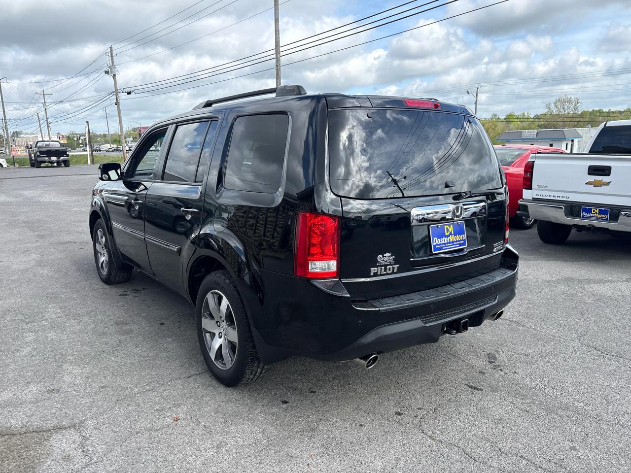 Honda Pilot Touring 4WD 5-Spd AT with DVD 2013