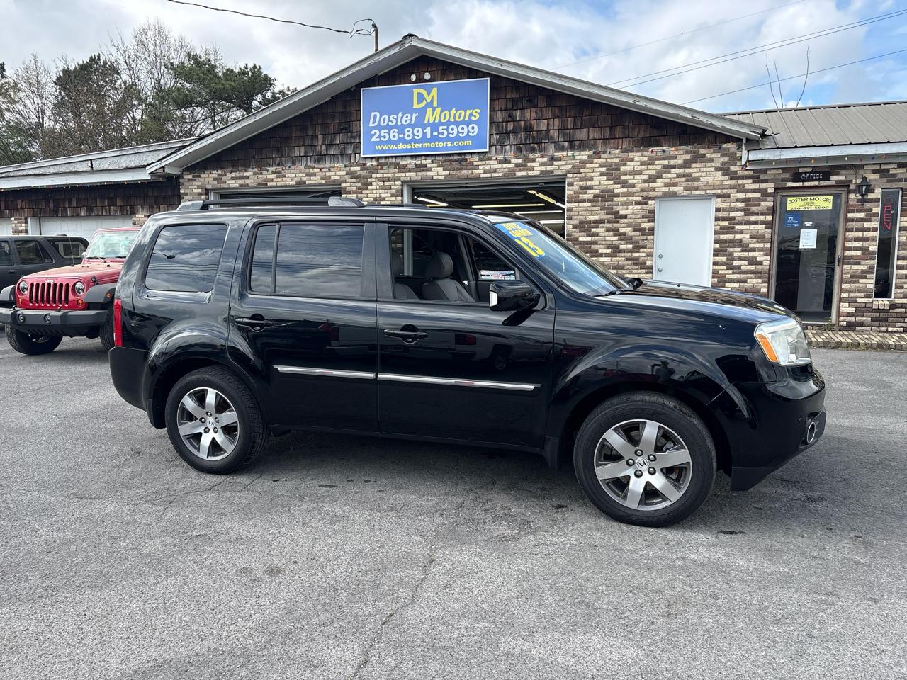 Honda Pilot Touring 4WD 5-Spd AT with DVD 2013