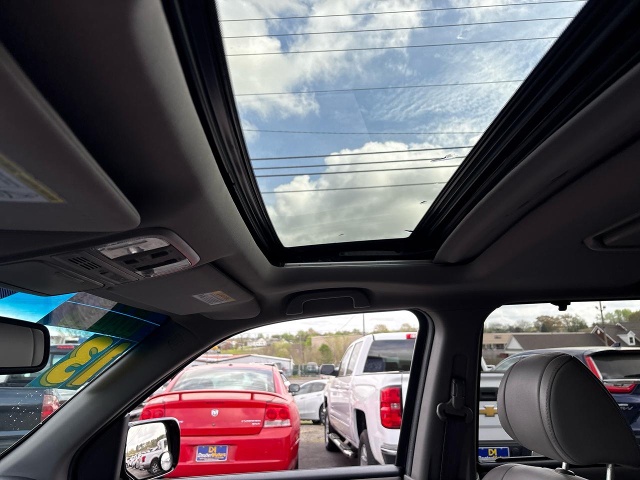 Honda Pilot Touring 4WD 5-Spd AT with DVD 2013