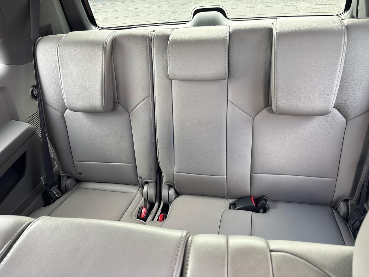 Honda Pilot Touring 4WD 5-Spd AT with DVD 2013