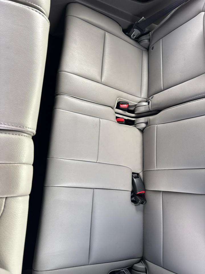 Honda Pilot Touring 4WD 5-Spd AT with DVD 2013