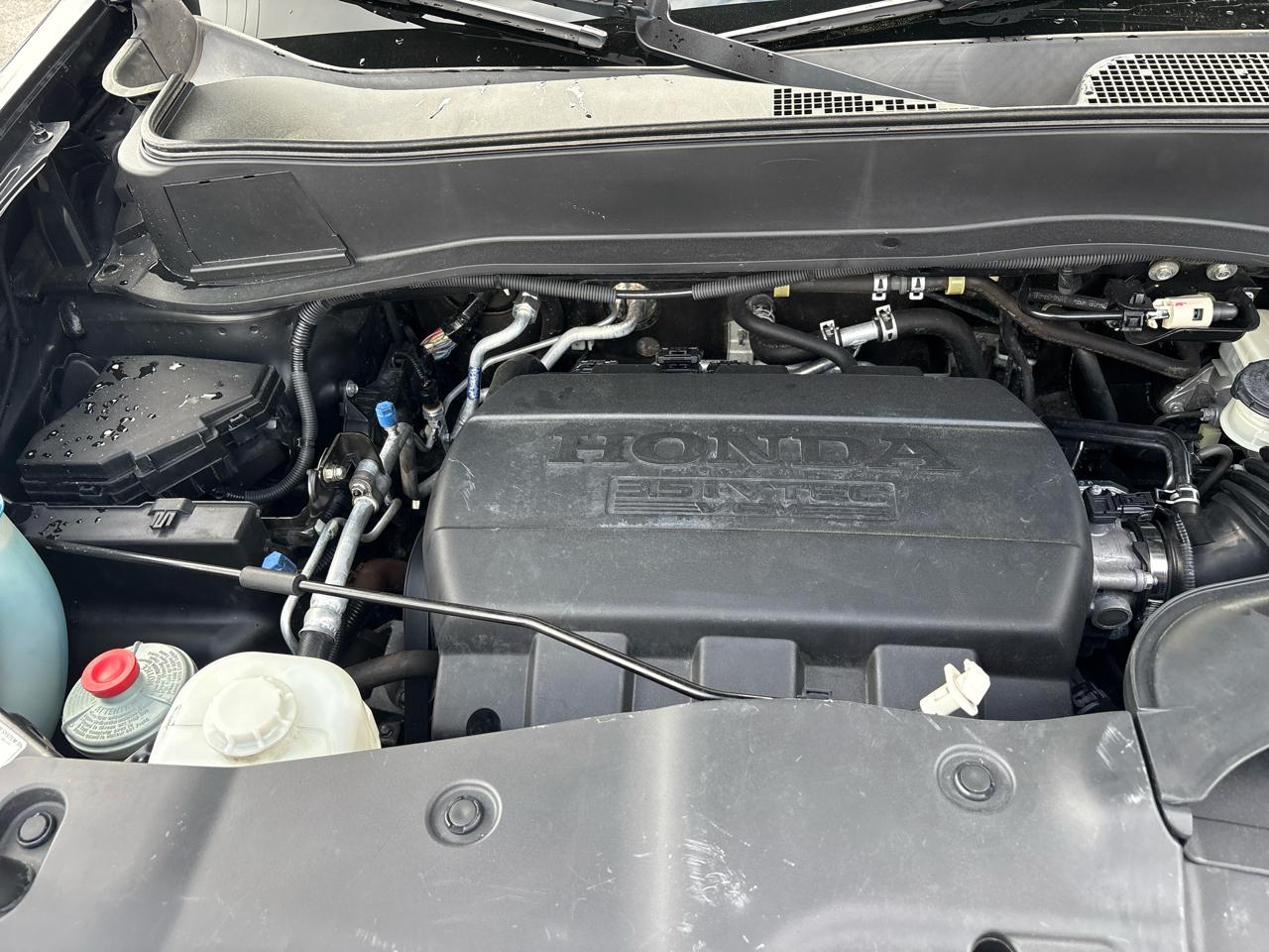 Honda Pilot Touring 4WD 5-Spd AT with DVD 2013