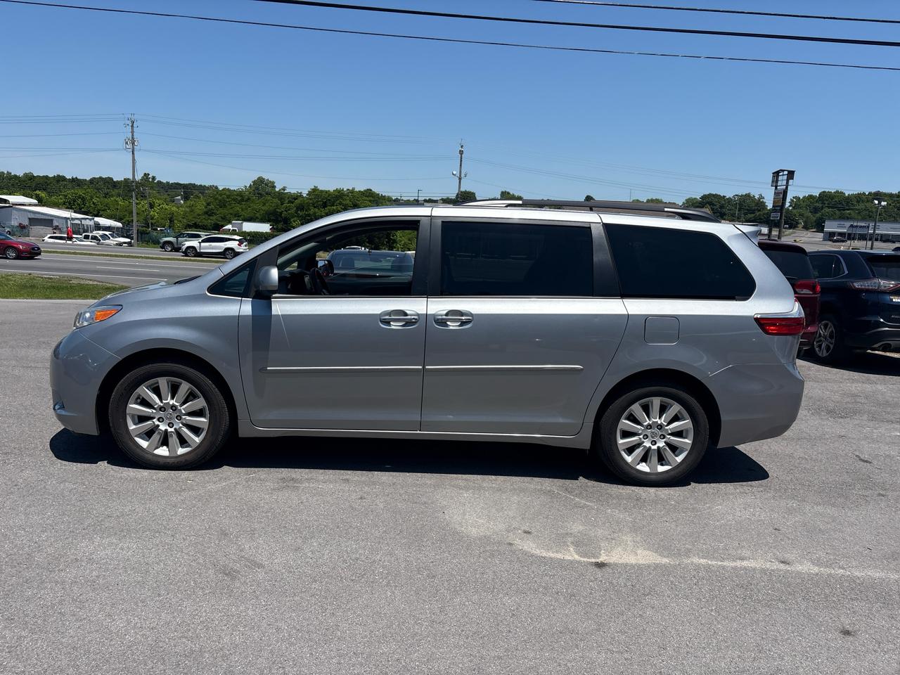 Toyota Sienna Limited AWD 7-Passenger V6 2015