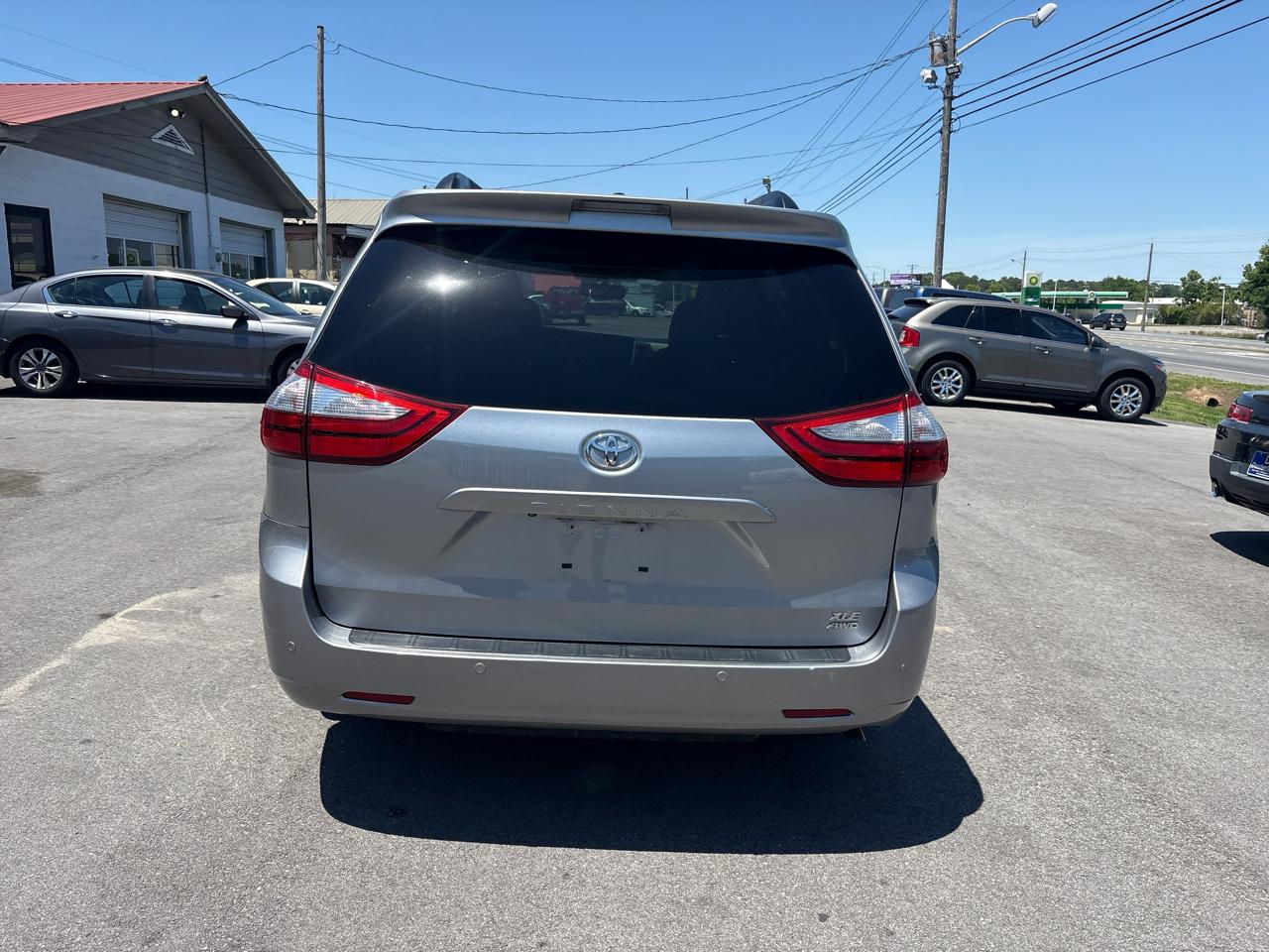 Toyota Sienna Limited AWD 7-Passenger V6 2015