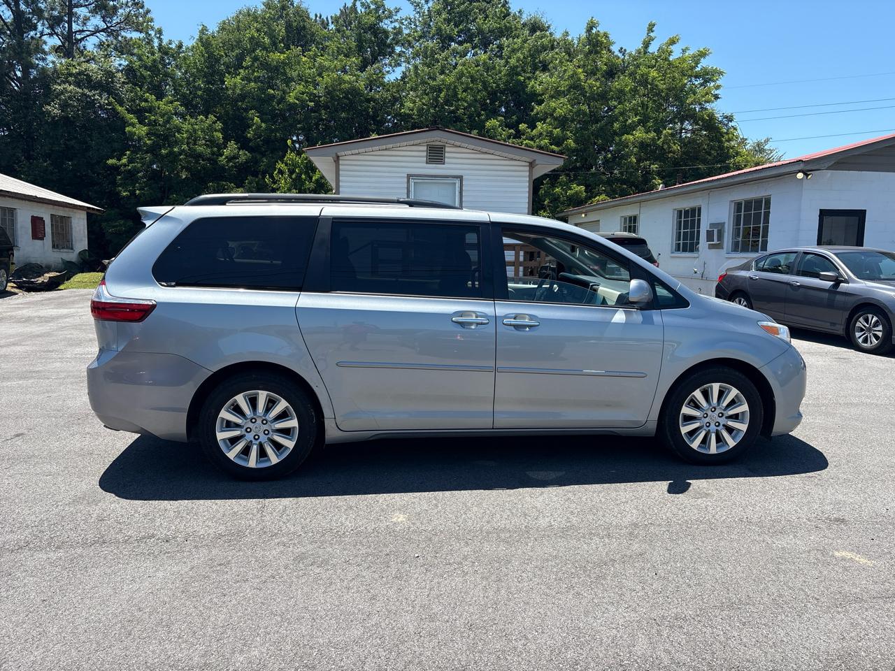 Toyota Sienna Limited AWD 7-Passenger V6 2015
