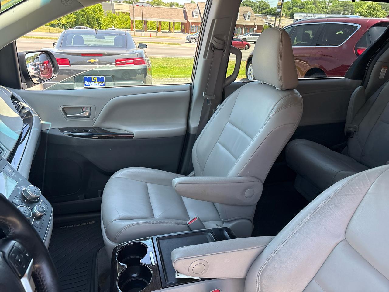Toyota Sienna Limited AWD 7-Passenger V6 2015