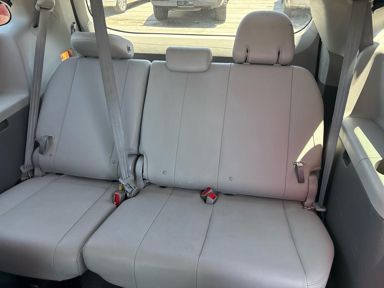 Toyota Sienna Limited AWD 7-Passenger V6 2015
