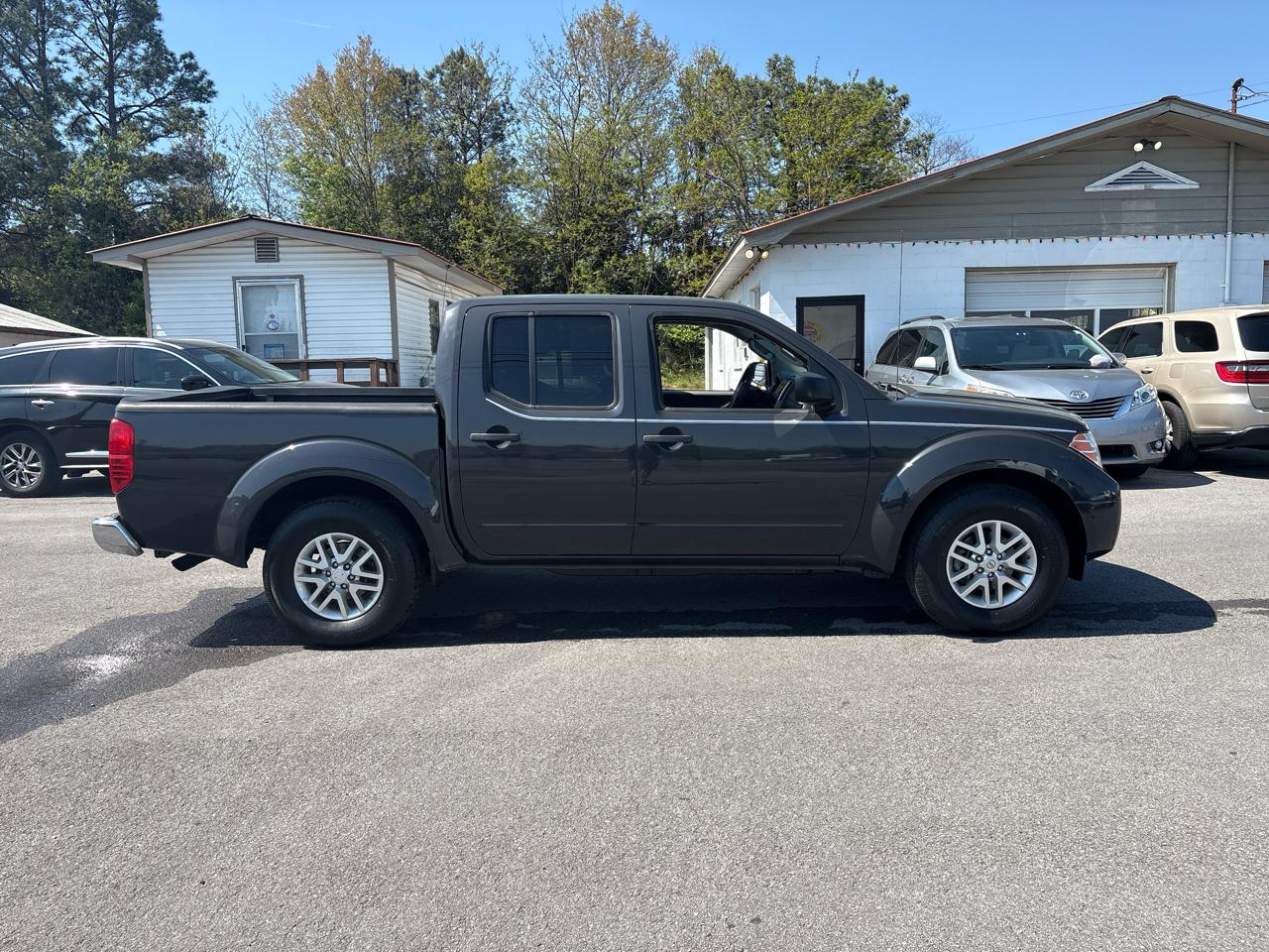 Nissan Frontier S Crew Cab 5AT 2WD 2014