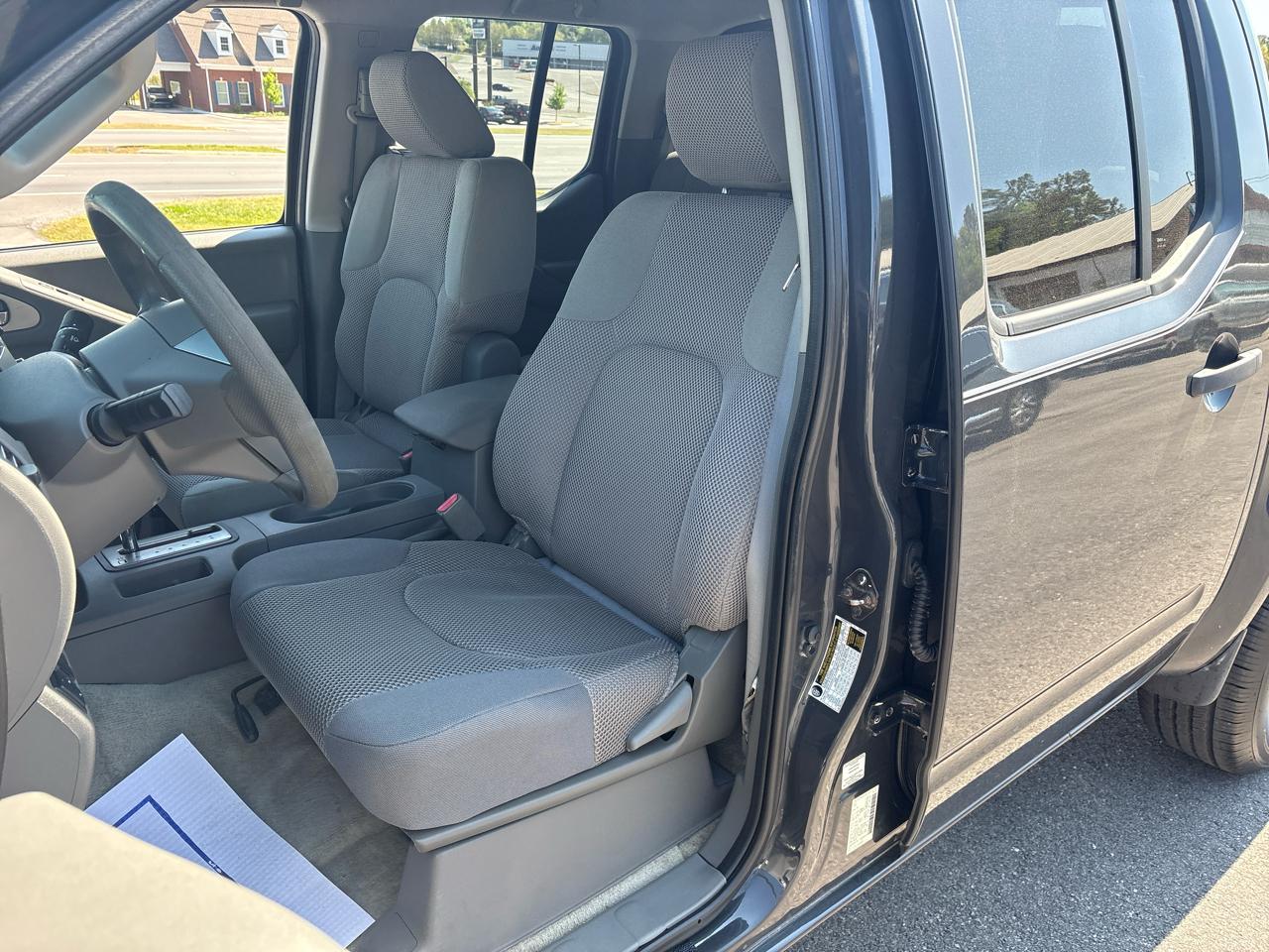 Nissan Frontier S Crew Cab 5AT 2WD 2014