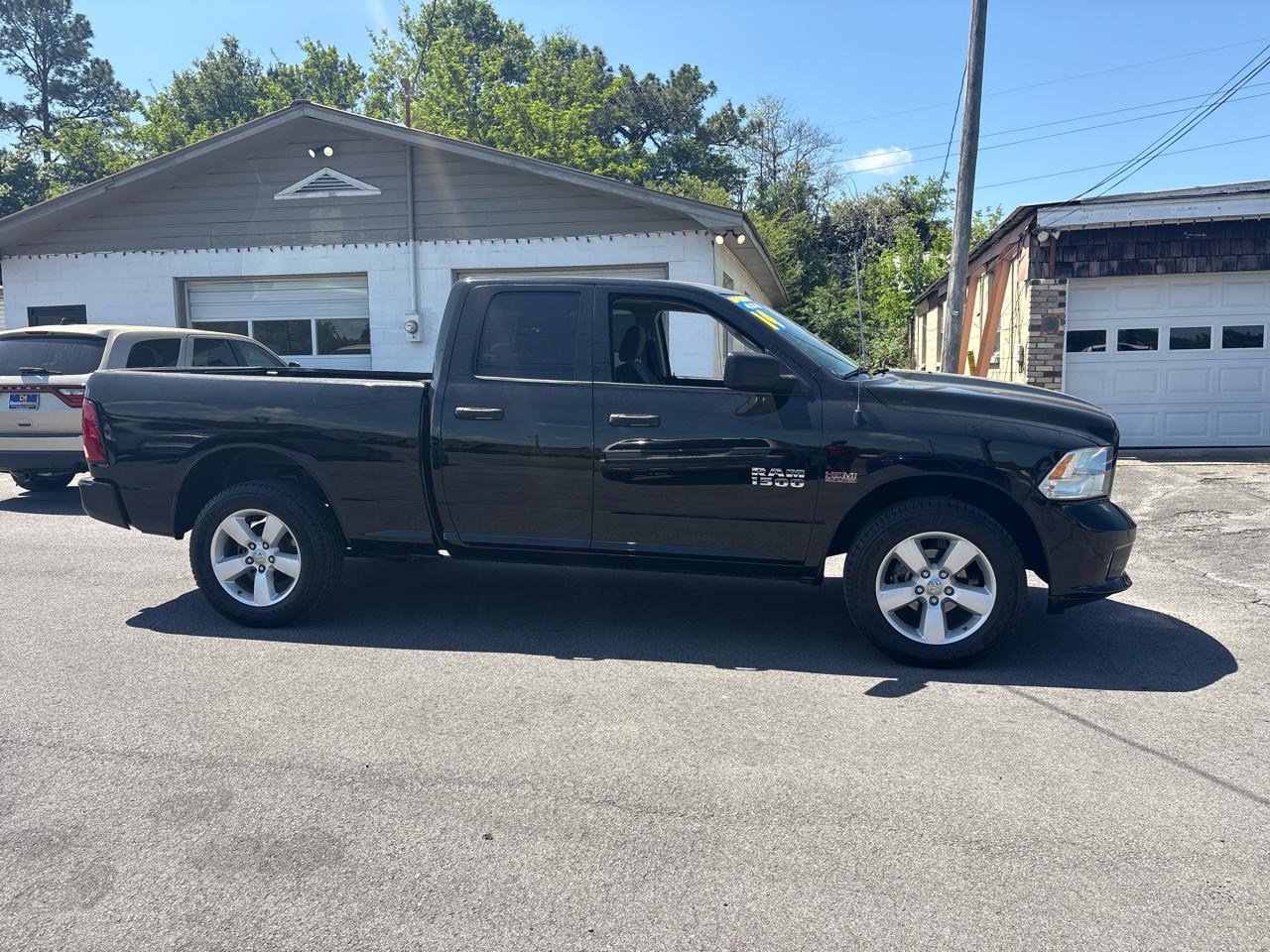 RAM 1500 Tradesman Quad Cab 4WD 2014