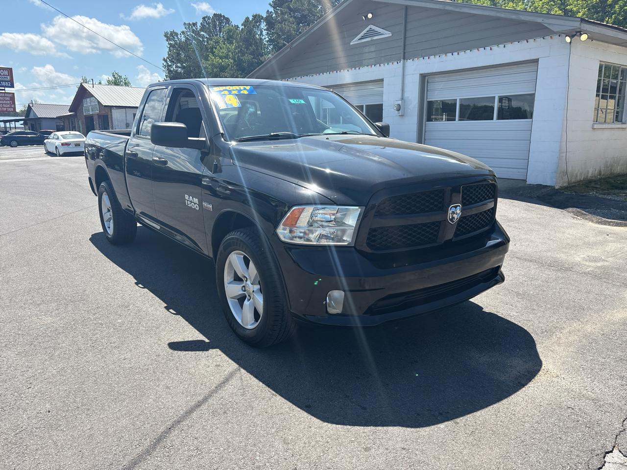 RAM 1500 Tradesman Quad Cab 4WD 2014