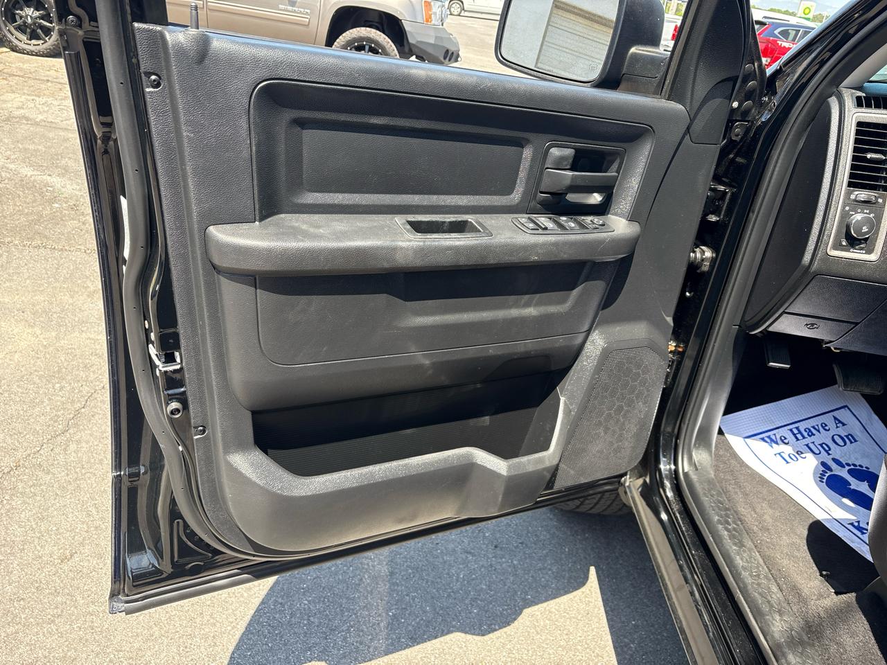 RAM 1500 Tradesman Quad Cab 4WD 2014