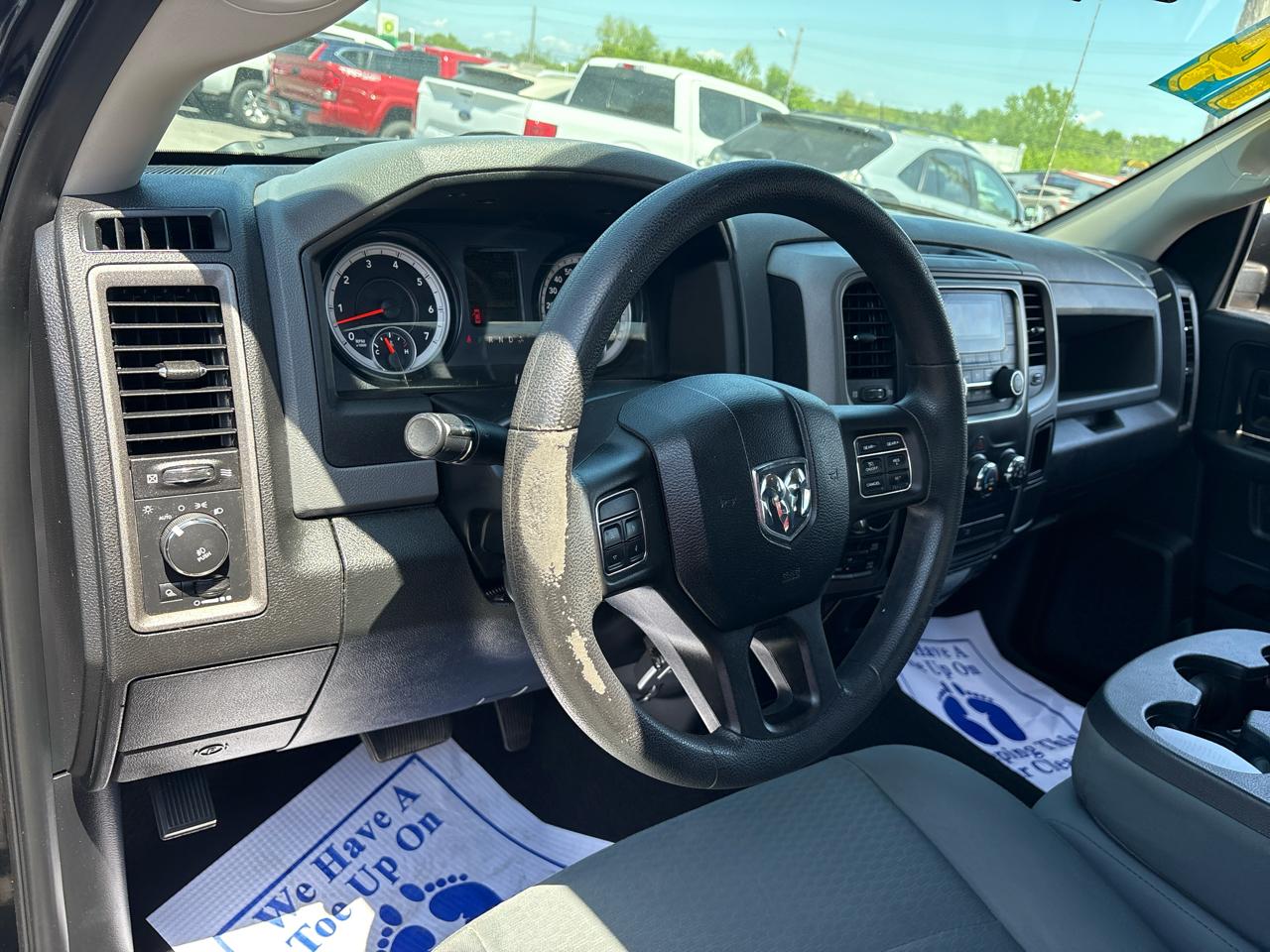 RAM 1500 Tradesman Quad Cab 4WD 2014