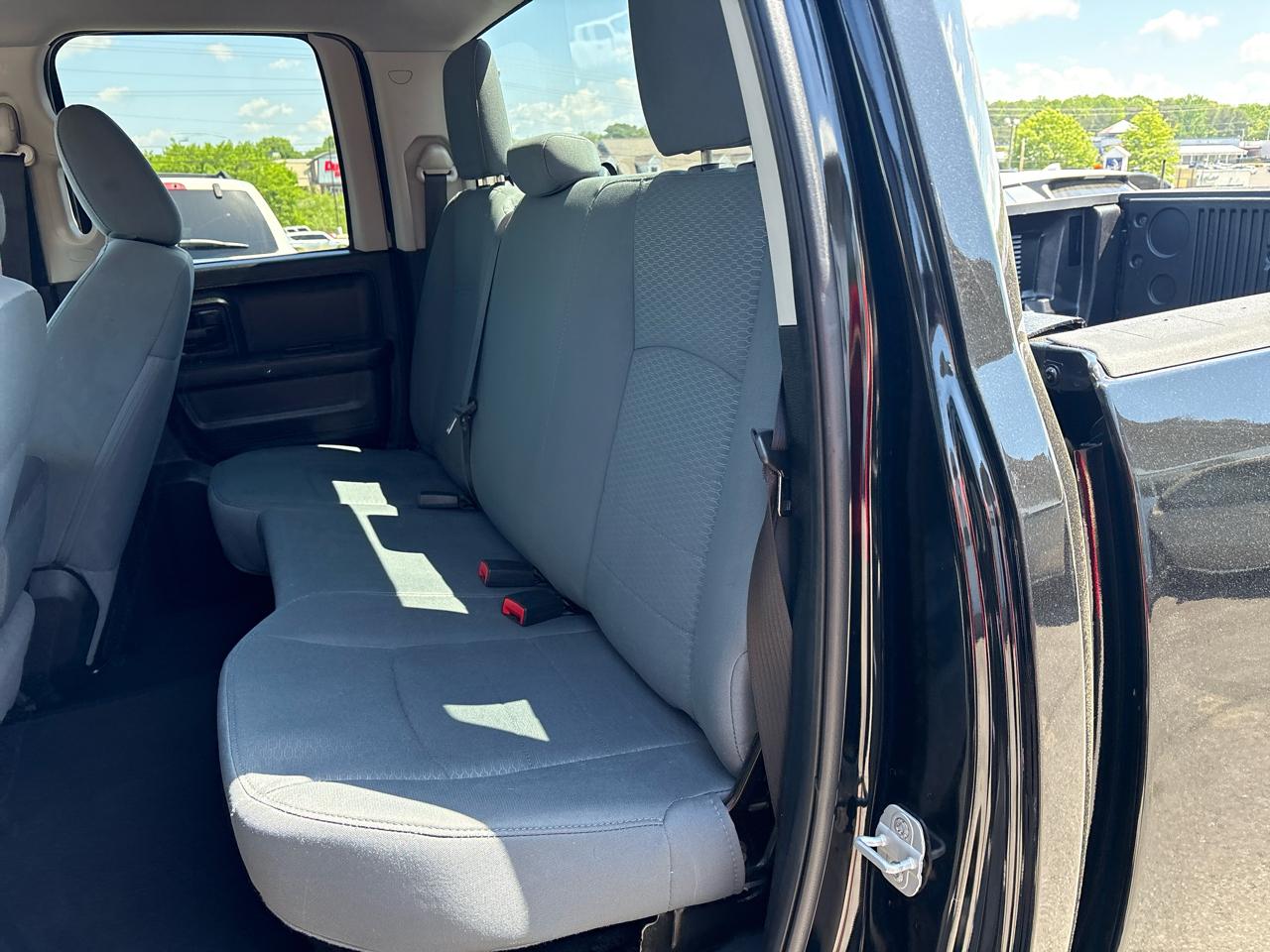 RAM 1500 Tradesman Quad Cab 4WD 2014