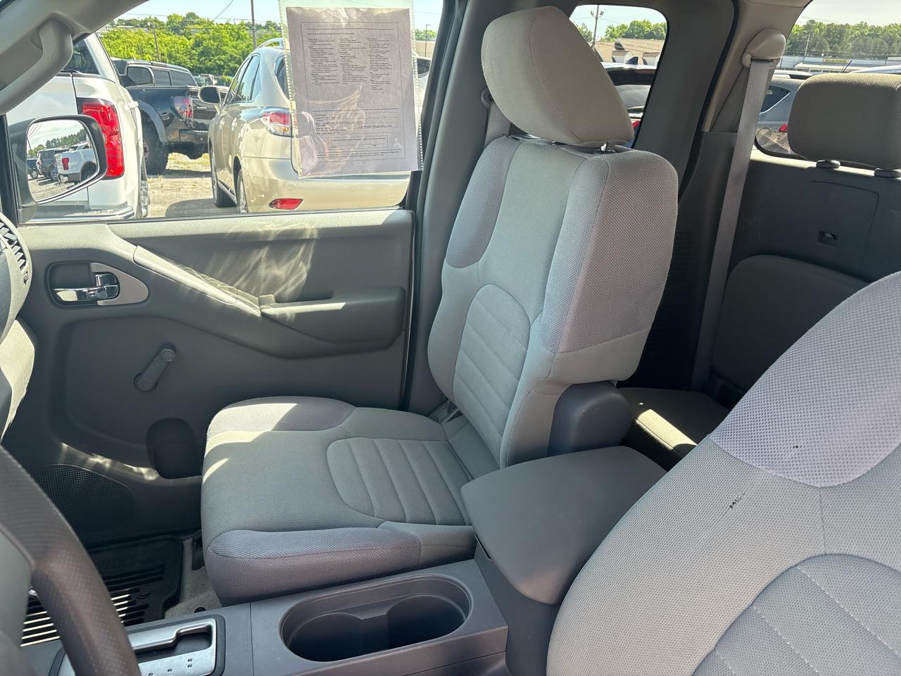 Nissan Frontier SV I4 King Cab 2WD 2013