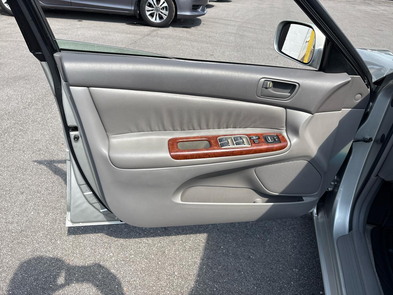 Toyota Camry LE 2002