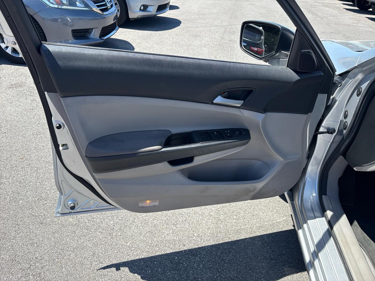 Honda Accord LX sedan AT 2012