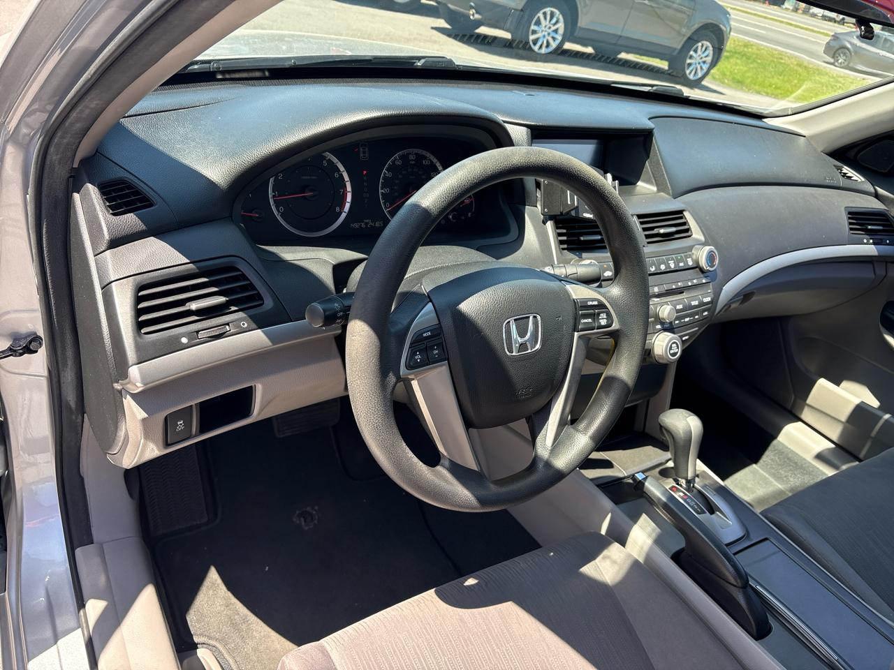 Honda Accord LX sedan AT 2012
