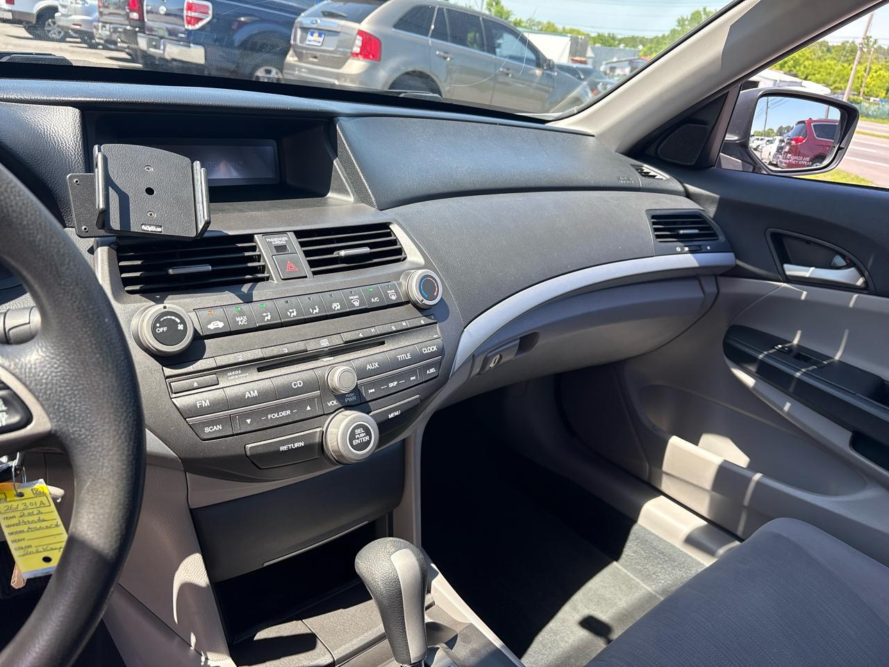 Honda Accord LX sedan AT 2012
