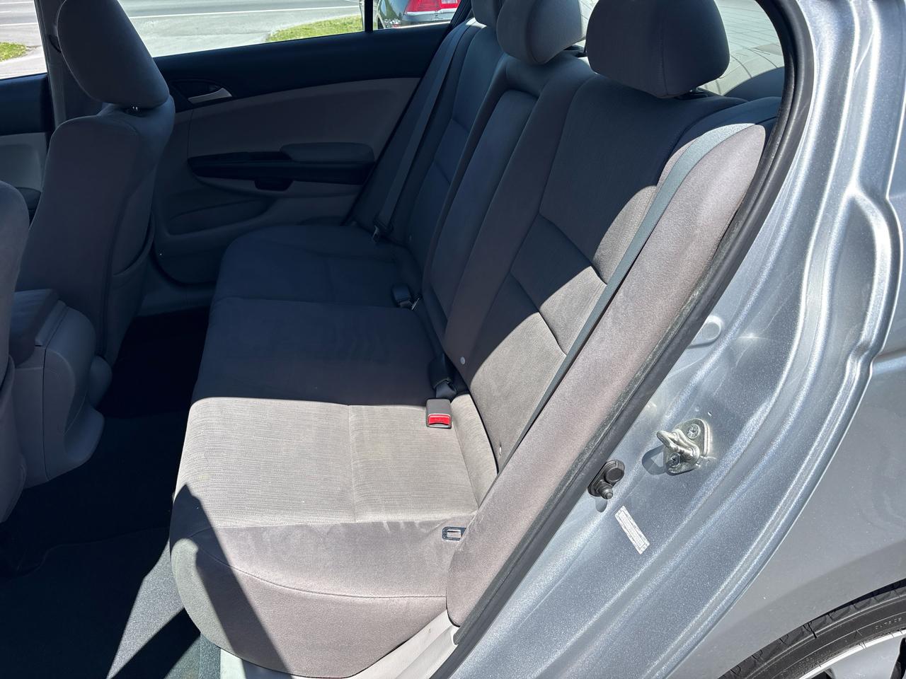 Honda Accord LX sedan AT 2012