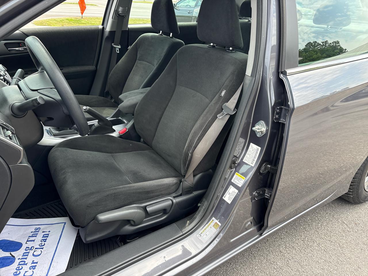 Honda Accord LX Sedan 6-Spd MT 2013