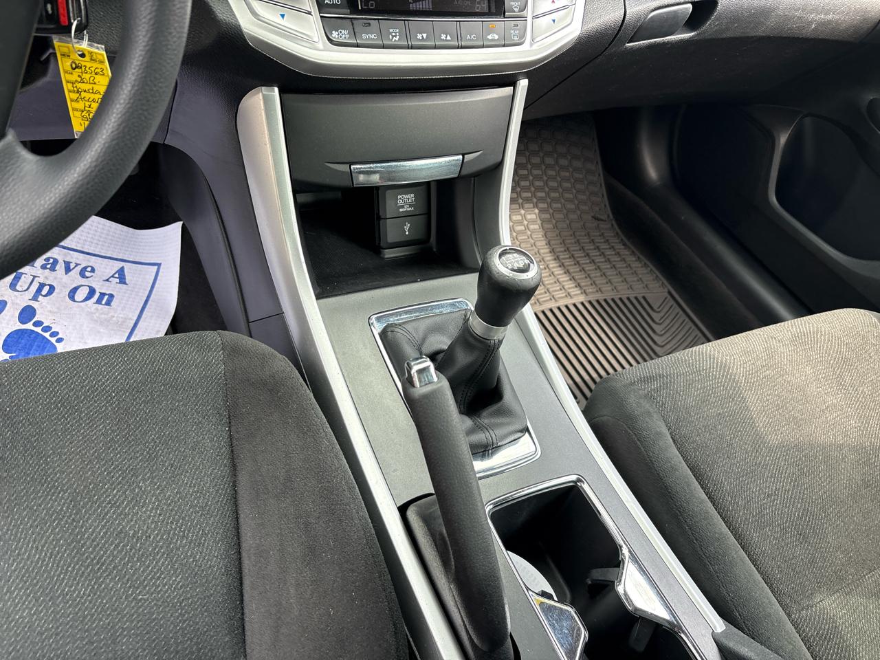 Honda Accord LX Sedan 6-Spd MT 2013