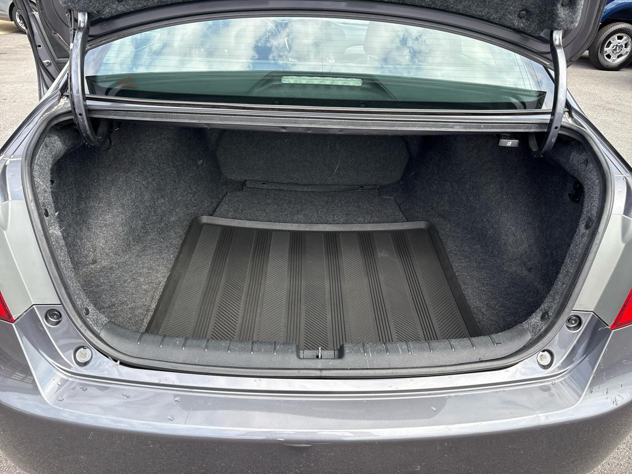 Honda Accord LX Sedan 6-Spd MT 2013