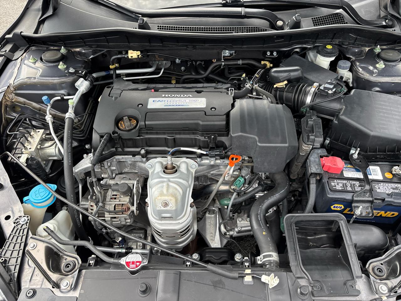 Honda Accord LX Sedan 6-Spd MT 2013