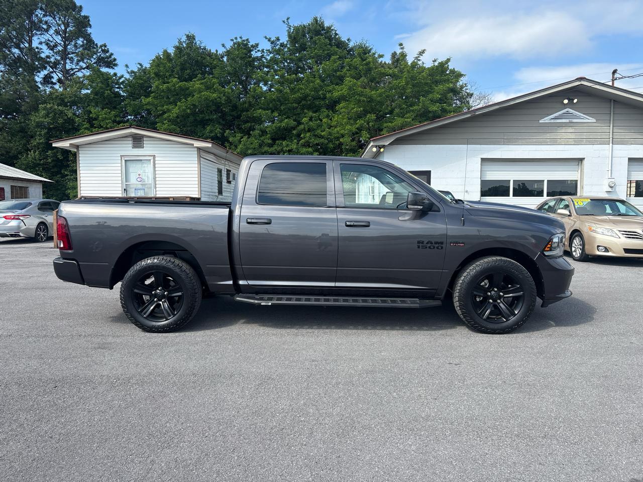 RAM 1500 Sport Crew Cab SWB 4WD 2018
