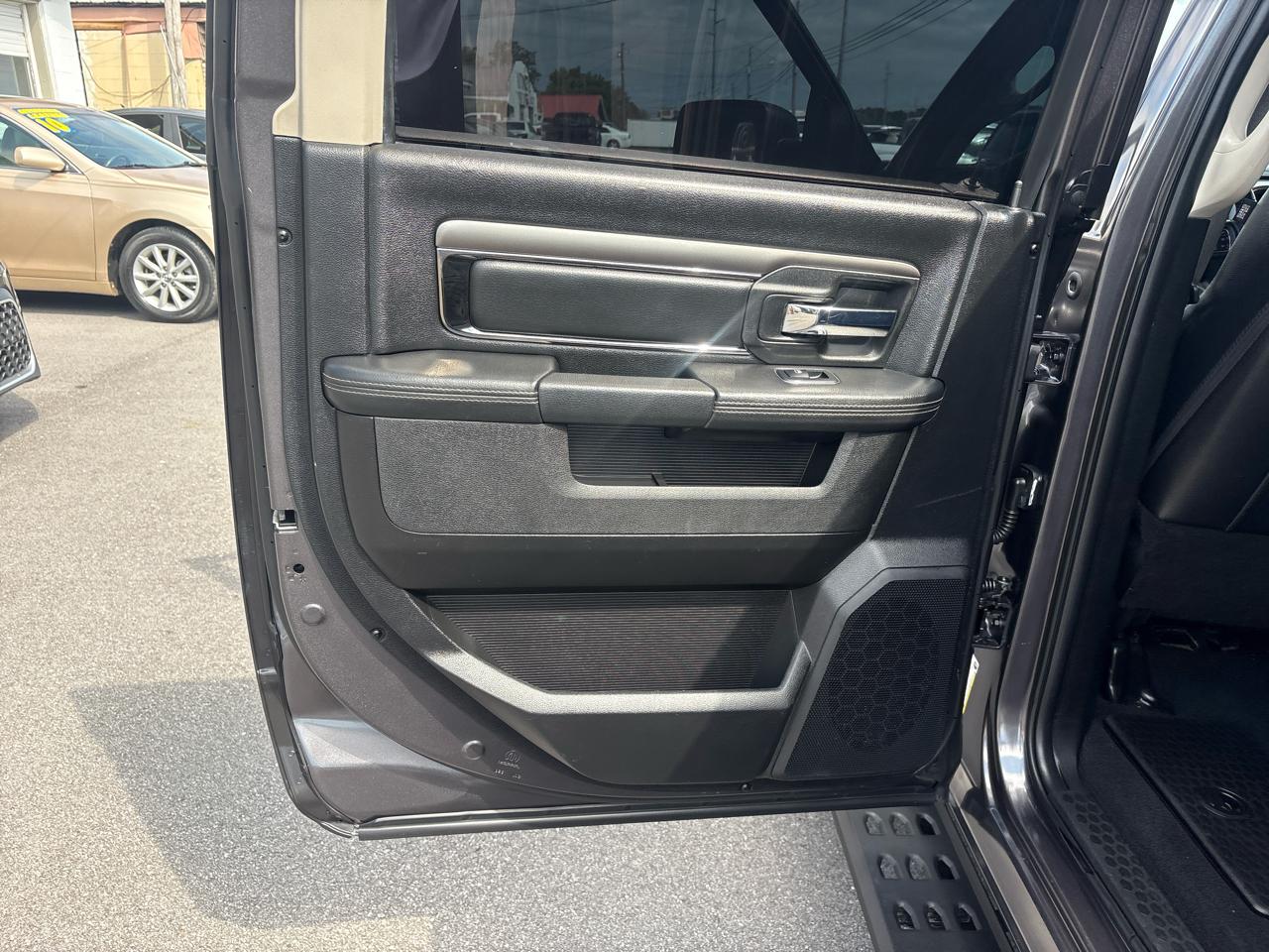 RAM 1500 Sport Crew Cab SWB 4WD 2018