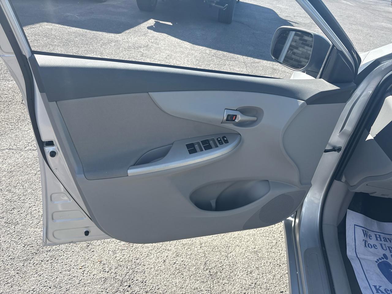 Toyota Corolla 4dr Sdn Auto (Natl) 2010