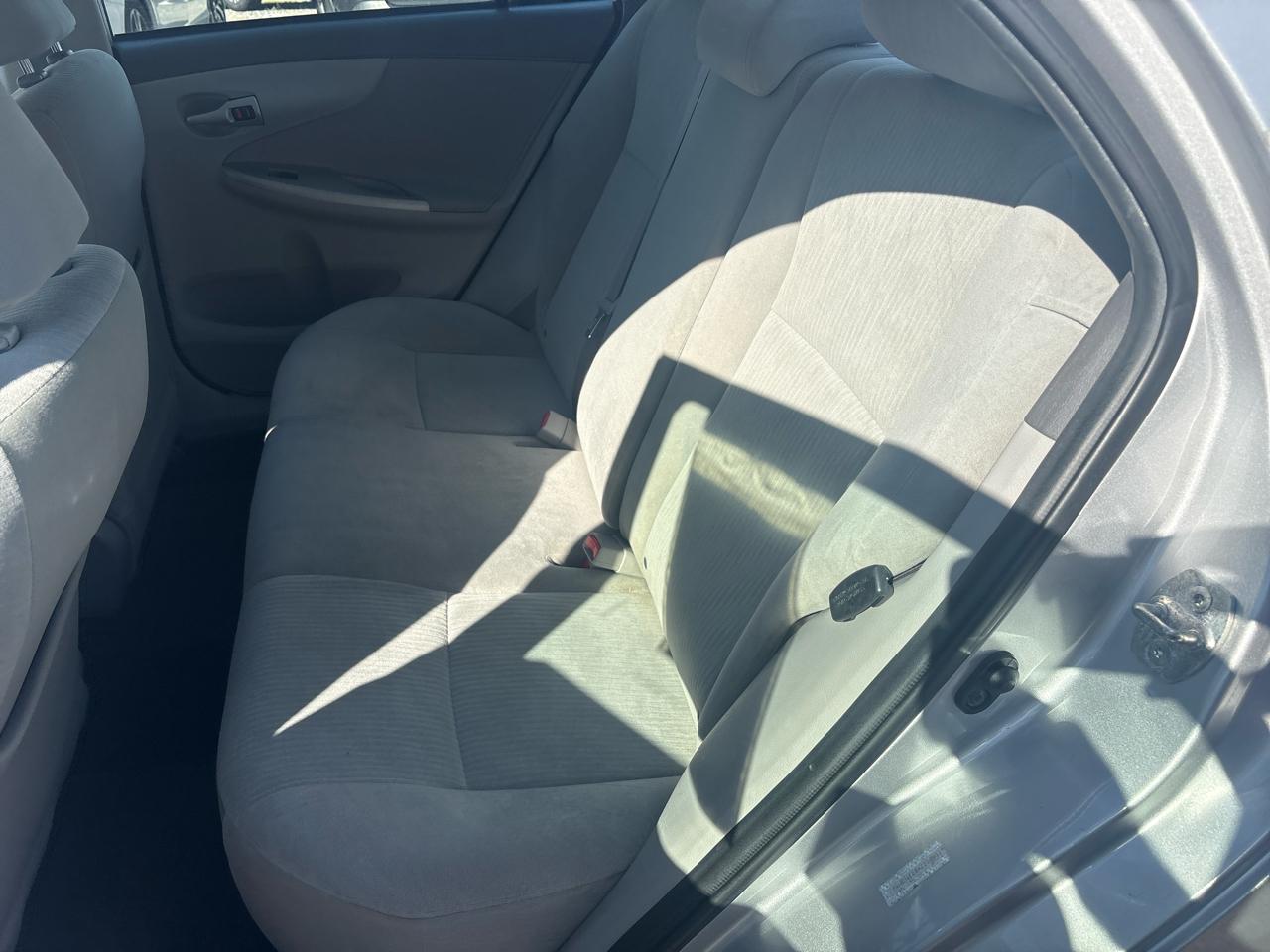 Toyota Corolla 4dr Sdn Auto (Natl) 2010