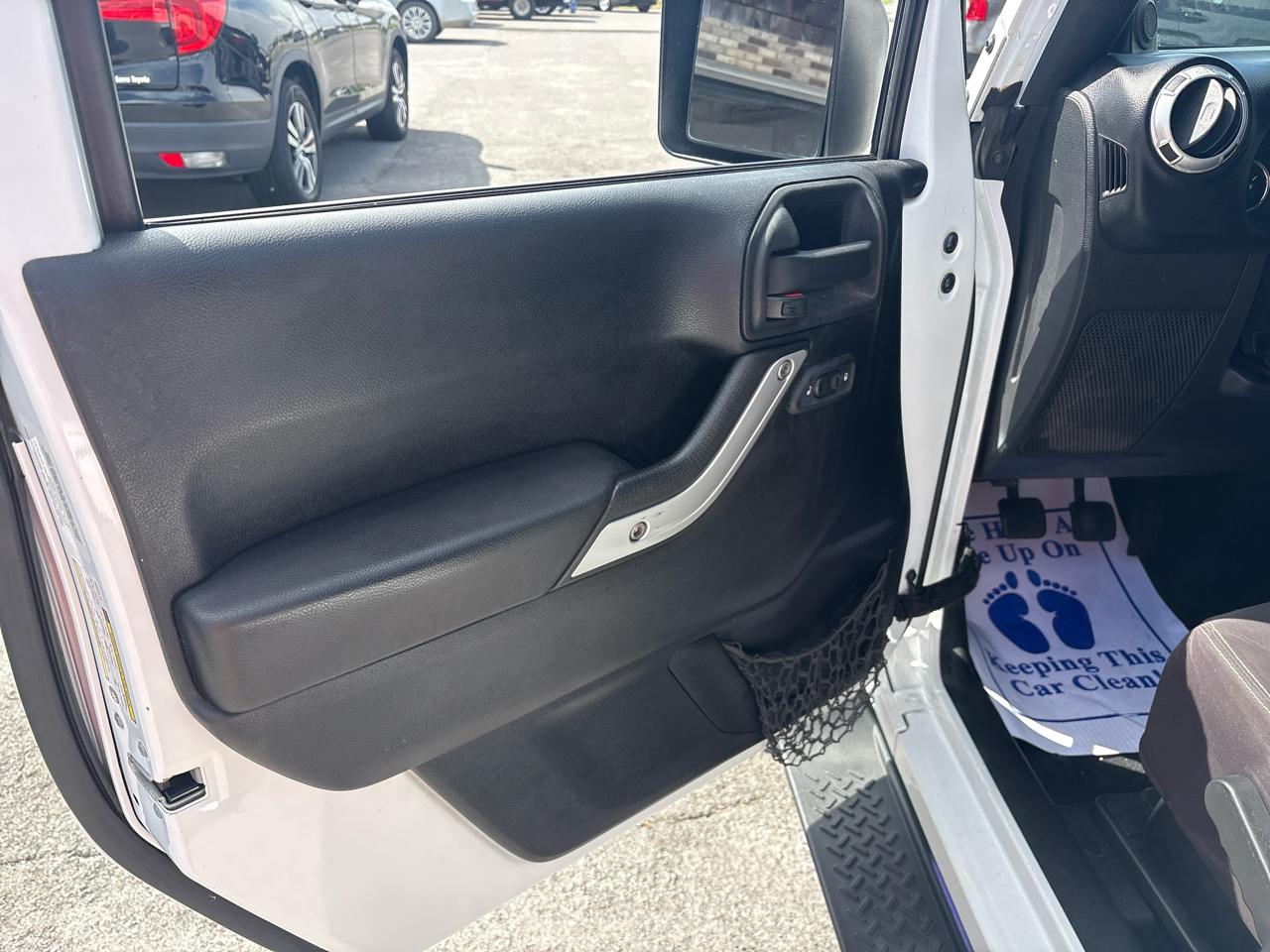 Jeep Wrangler Sahara 4WD 2014