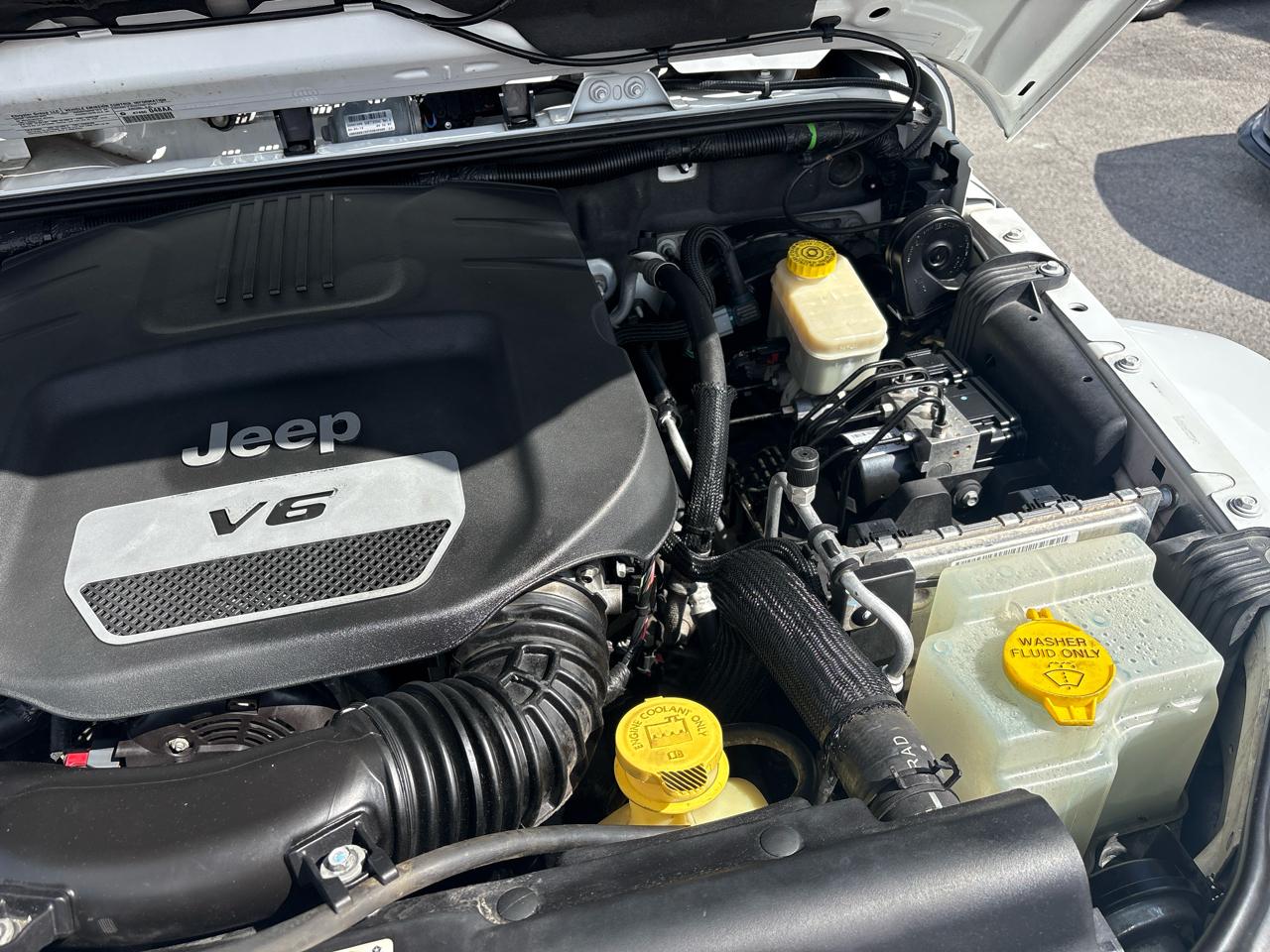 Jeep Wrangler Sahara 4WD 2014