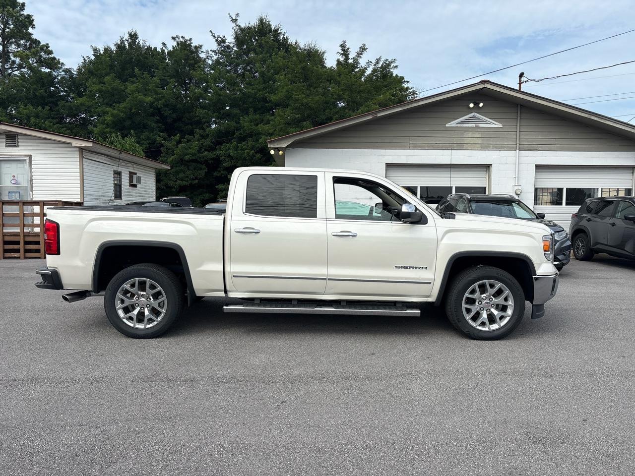 GMC Sierra 1500 SLT Crew Cab 2WD 2014