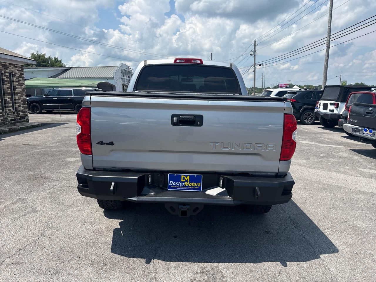 Toyota Tundra SR5 5.7L V8 FFV CrewMax 4WD 2017