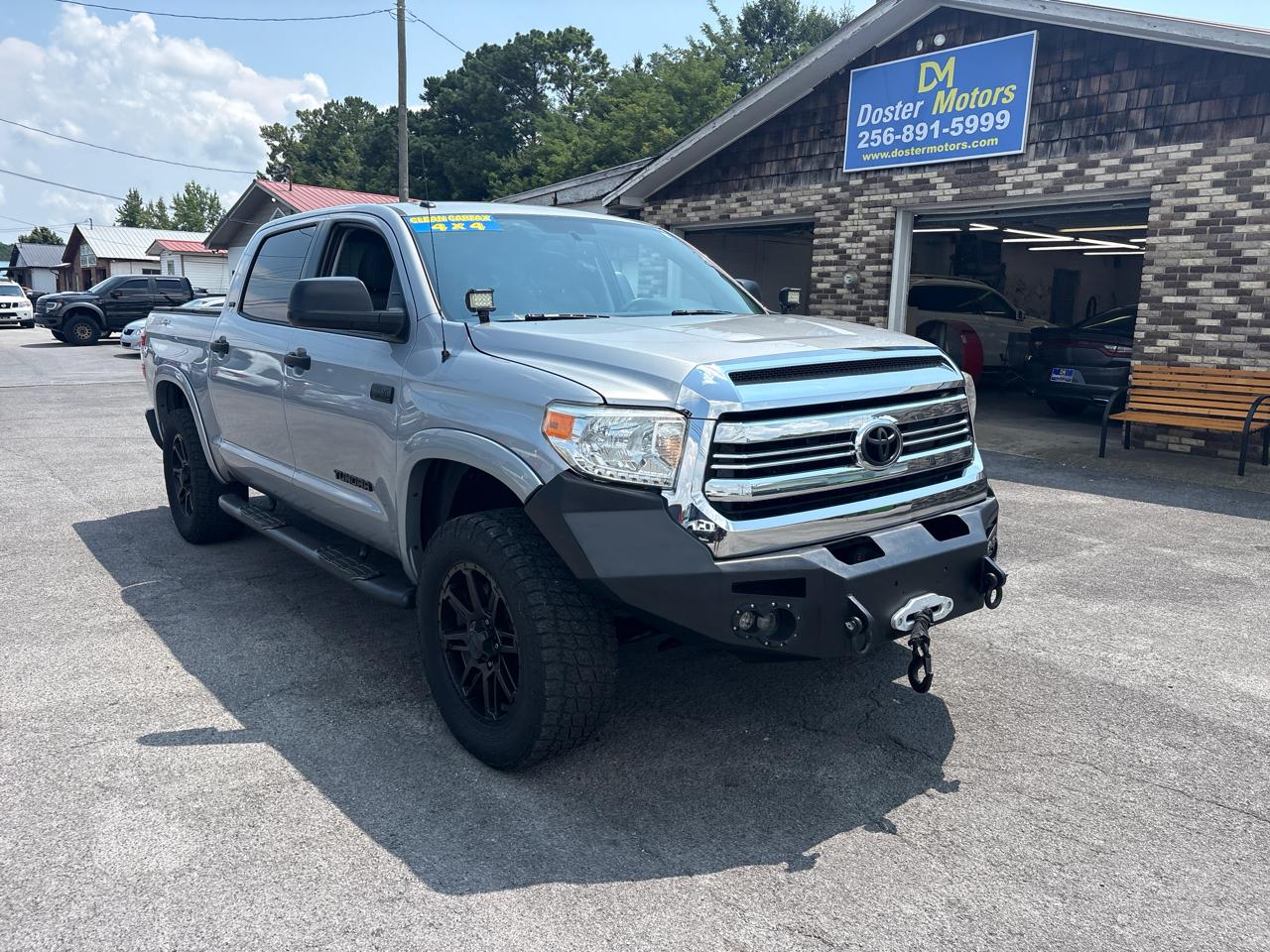 Toyota Tundra SR5 5.7L V8 FFV CrewMax 4WD 2017