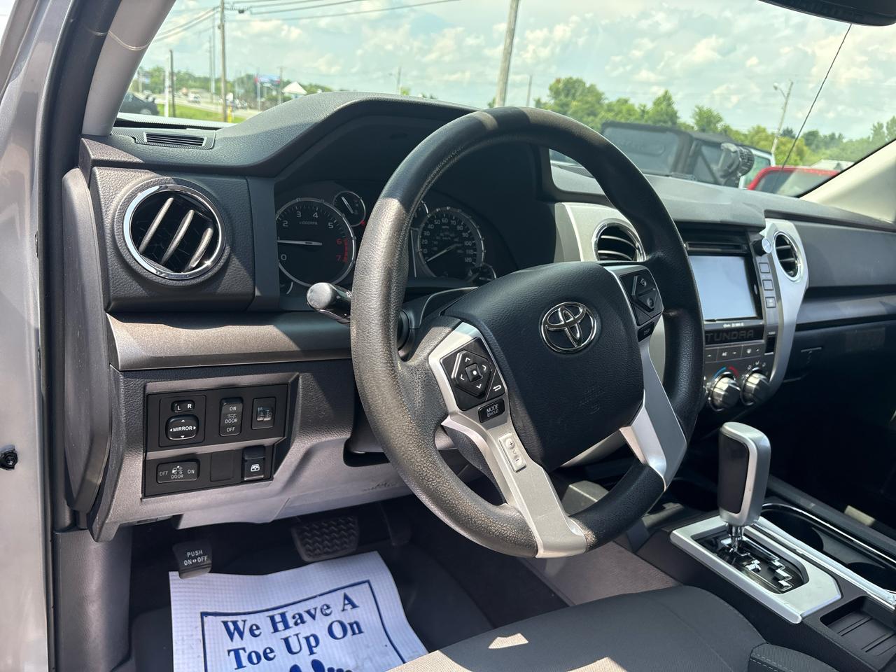 Toyota Tundra SR5 5.7L V8 FFV CrewMax 4WD 2017