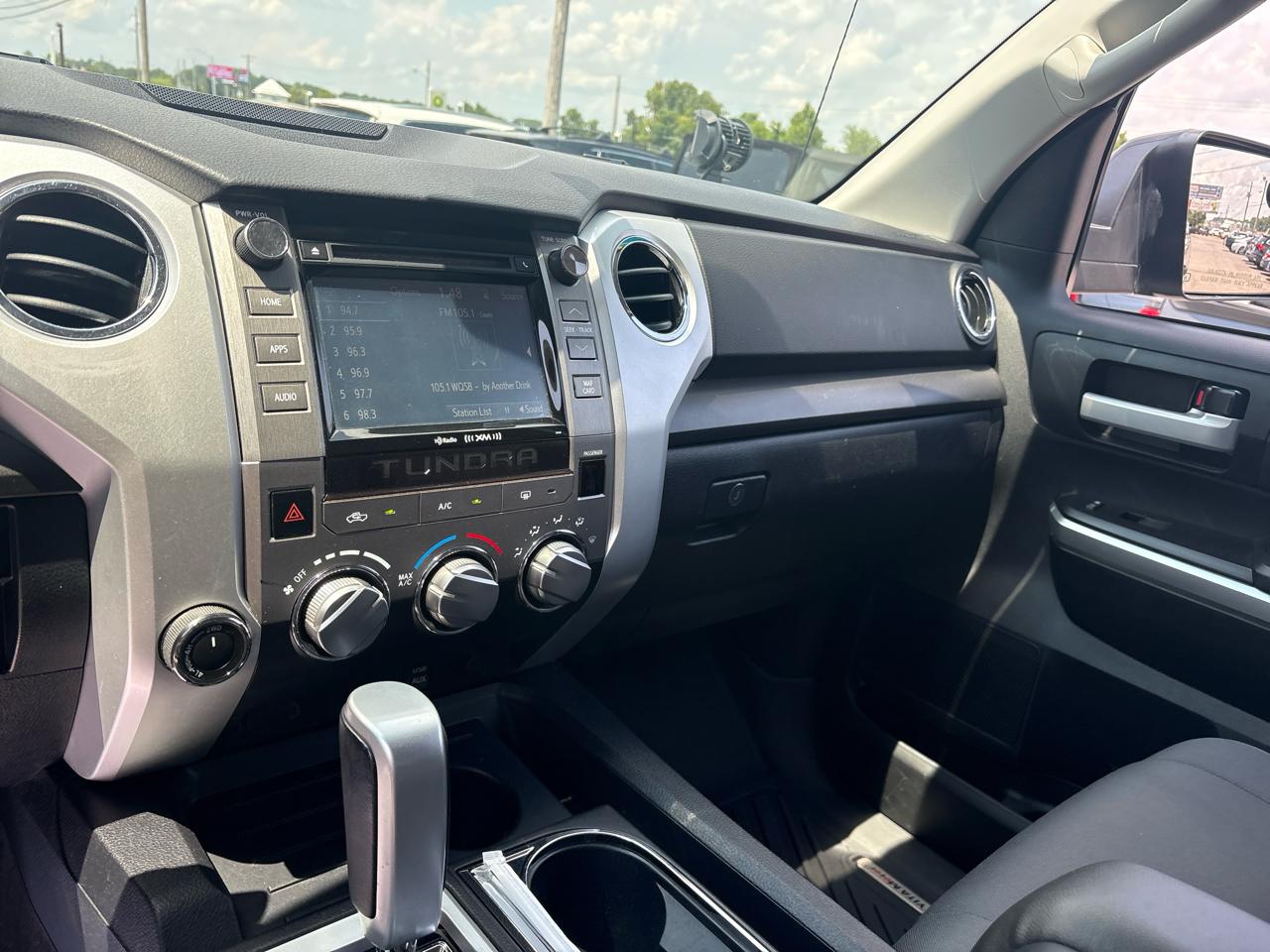 Toyota Tundra SR5 5.7L V8 FFV CrewMax 4WD 2017