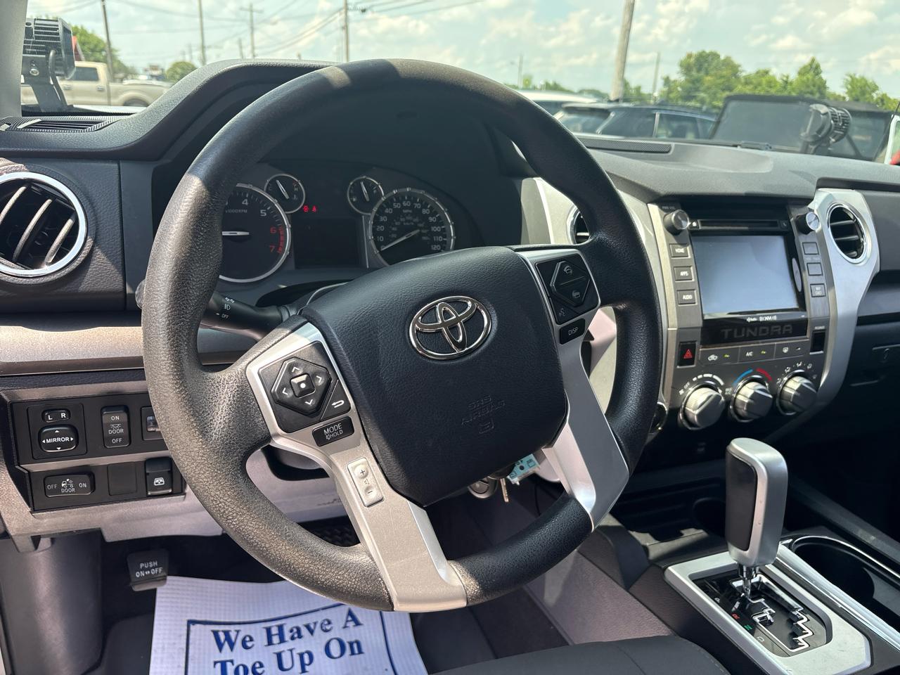 Toyota Tundra SR5 5.7L V8 FFV CrewMax 4WD 2017