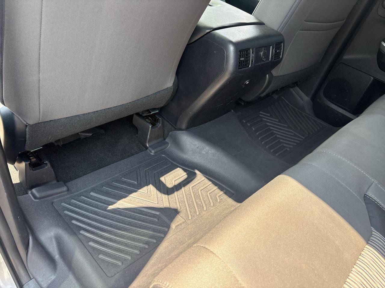 Toyota Tundra SR5 5.7L V8 FFV CrewMax 4WD 2017