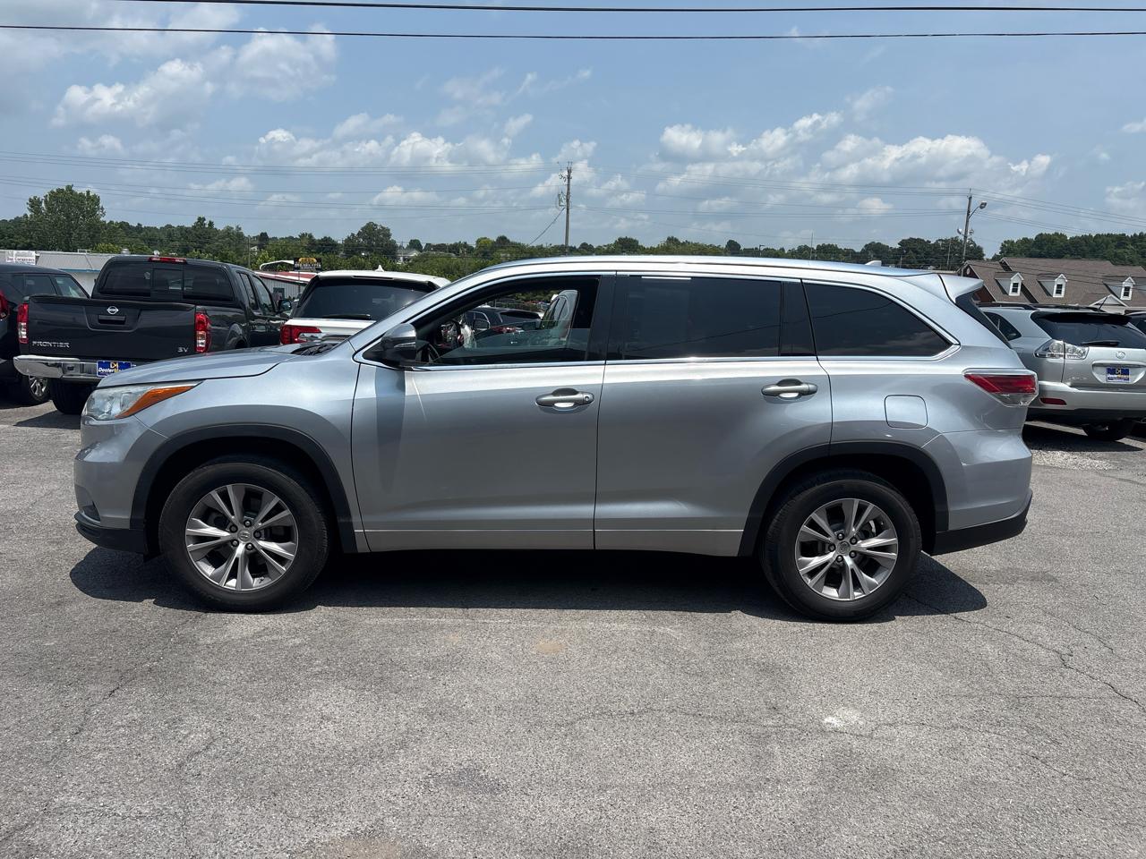 Toyota Highlander XLE FWD V6 2015