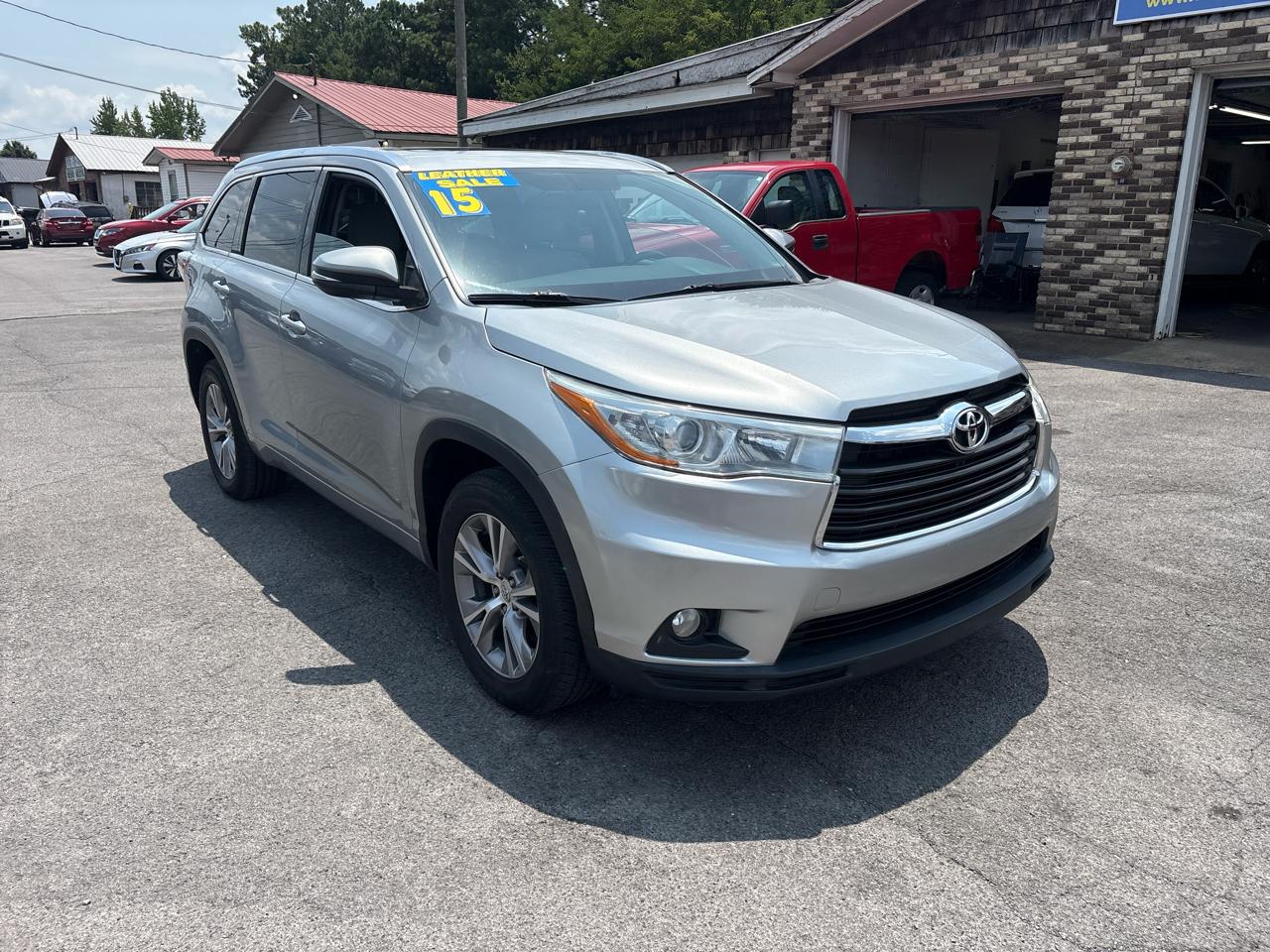 Toyota Highlander XLE FWD V6 2015